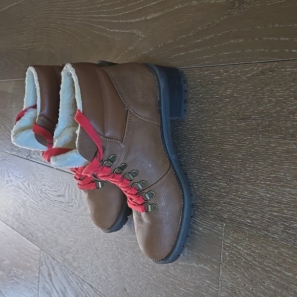 True Craft hiking boots - Picture 2 of 5